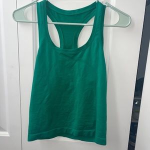 Forrest green cropped lululemon tank